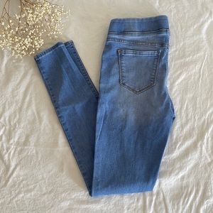 Size 4 Old Navy Rockstar Jeans - Tall